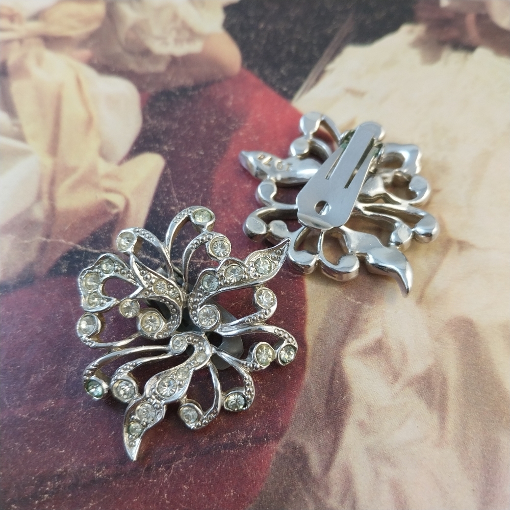 Vintage Silver Floral Earrings Clips - Picture 10 of 14